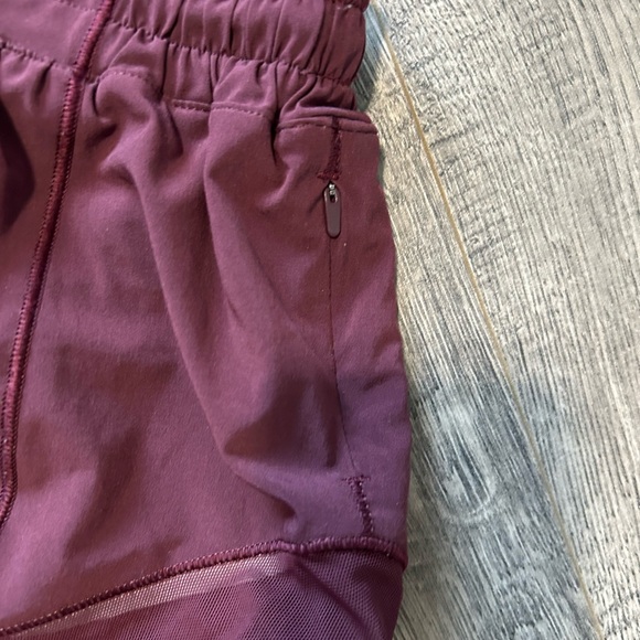 Hotty Hot Low-Rise Lined Short 2.5" - Picture 3 of 4